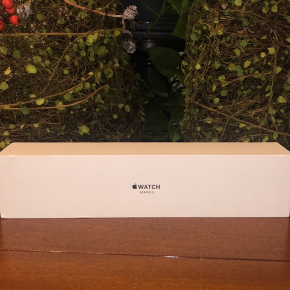 *SOLD* Apple Watch Series 3 Box & Band - Picture 7 of 9